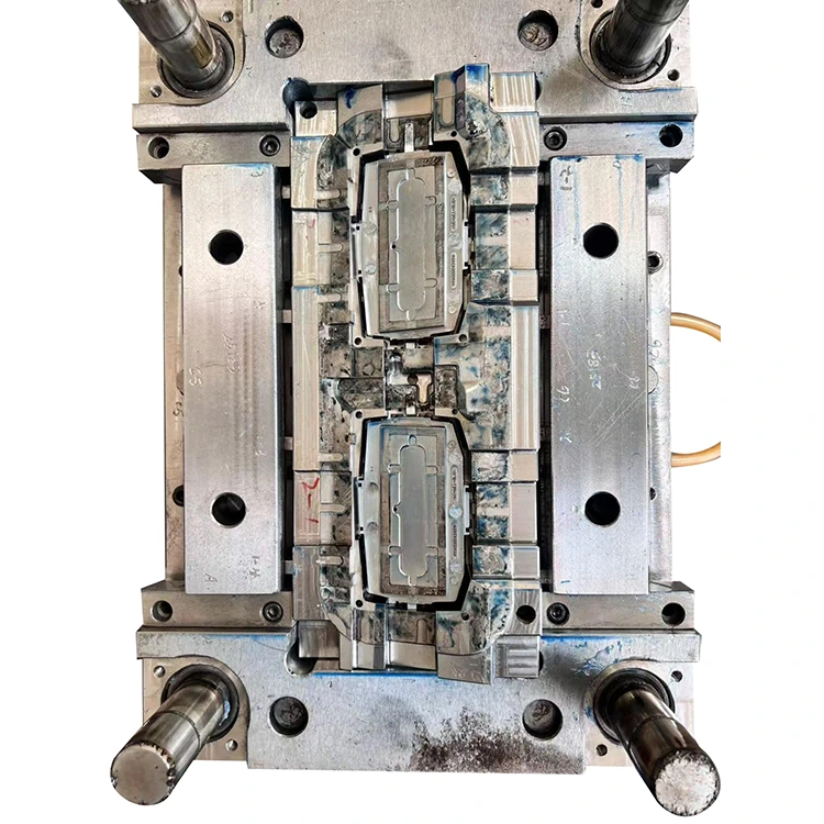 Moulage par injection de support LCD pour caméra automobile